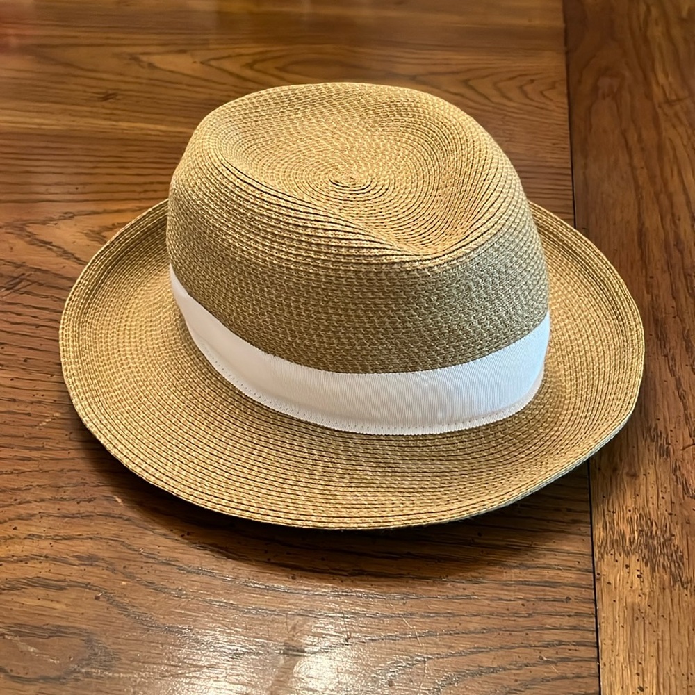 Eric‎ Javits hat